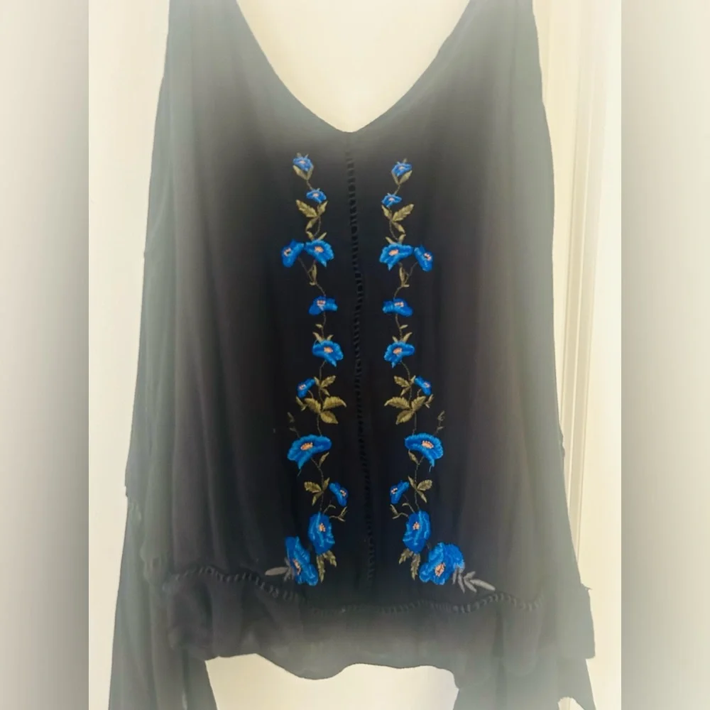AE Embroidered Top - Picture 5 of 8
